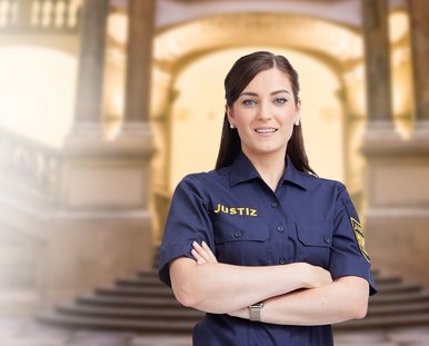 © Bayerisches Staatsministerium der Justiz Ein Bild von Testimonial Isabella, Justizwachtmeisterin